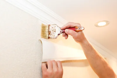 Pose de papier peint à Unchair — revêtements muraux et toiles de verre